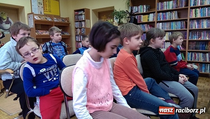 Zdjęcie w galerii na portalu naszraciborz.pl: Redebiut bibliotecznego teatru kukiełkowego Bajadera wiadomości z regionu