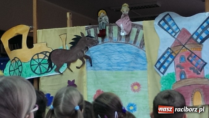 Zdjęcie w galerii na portalu naszraciborz.pl: Redebiut bibliotecznego teatru kukiełkowego Bajadera wiadomości z regionu