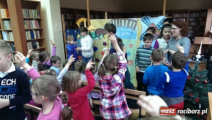 Zdjęcie w galerii na portalu naszraciborz.pl: Redebiut bibliotecznego teatru kukiełkowego Bajadera wiadomości z regionu