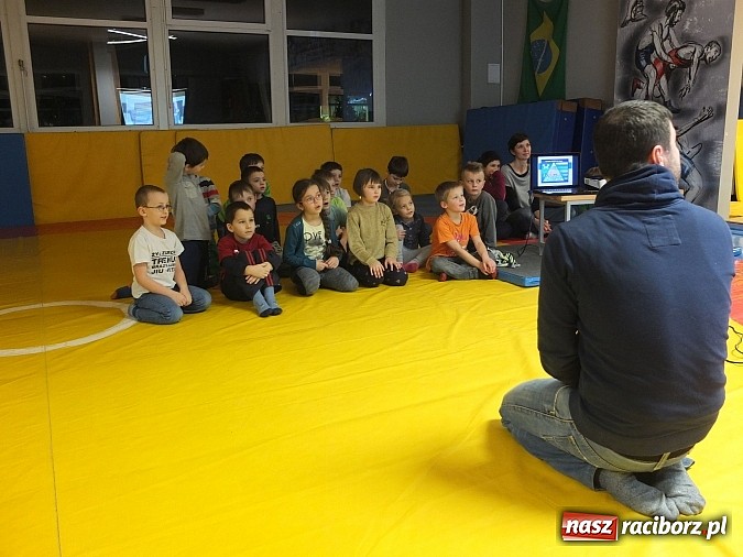 Zdjęcie w galerii na portalu naszraciborz.pl: Łamator, czyli profilaktyka na macie wiadomości z regionu