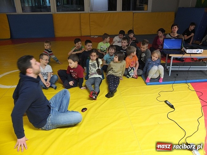 Zdjęcie w galerii na portalu naszraciborz.pl: Łamator, czyli profilaktyka na macie wiadomości z regionu