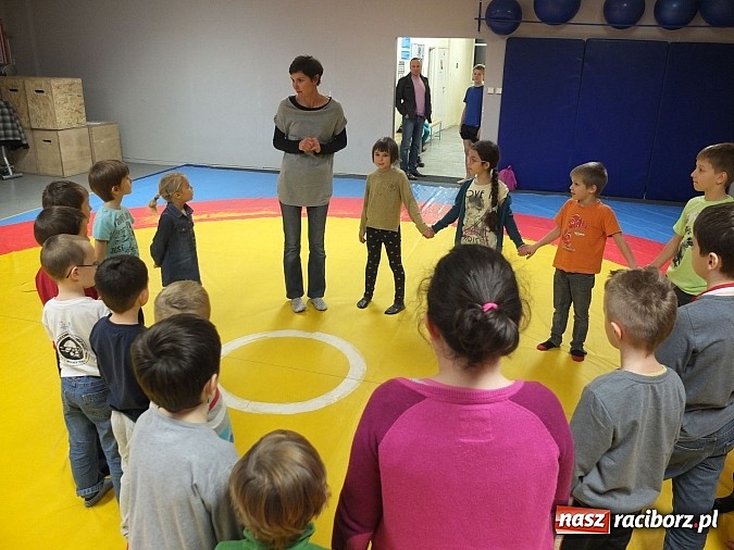 Zdjęcie w galerii na portalu naszraciborz.pl: Łamator, czyli profilaktyka na macie wiadomości z regionu