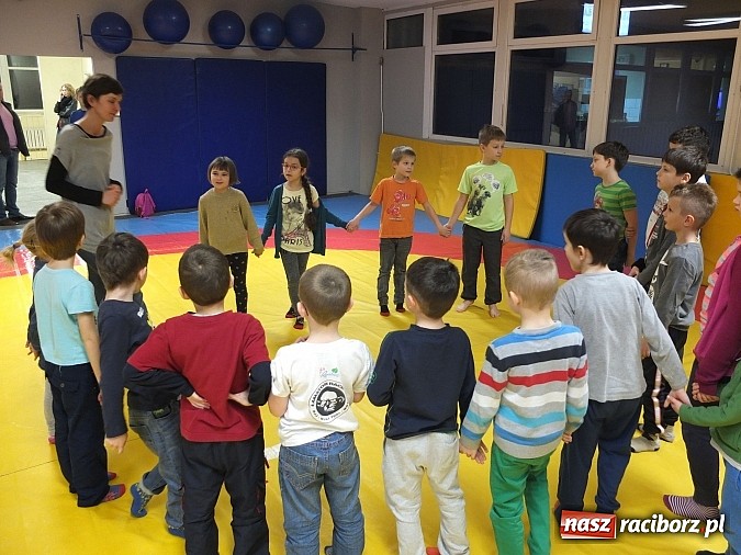 Zdjęcie w galerii na portalu naszraciborz.pl: Łamator, czyli profilaktyka na macie wiadomości z regionu