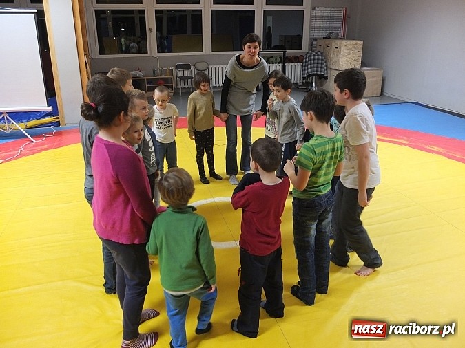 Zdjęcie w galerii na portalu naszraciborz.pl: Łamator, czyli profilaktyka na macie wiadomości z regionu