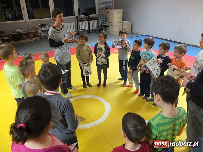 Zdjęcie w galerii na portalu naszraciborz.pl: Łamator, czyli profilaktyka na macie wiadomości z regionu