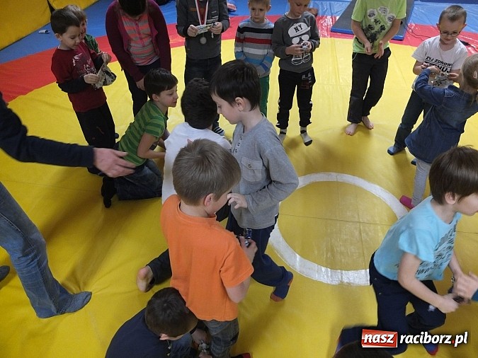 Zdjęcie w galerii na portalu naszraciborz.pl: Łamator, czyli profilaktyka na macie wiadomości z regionu