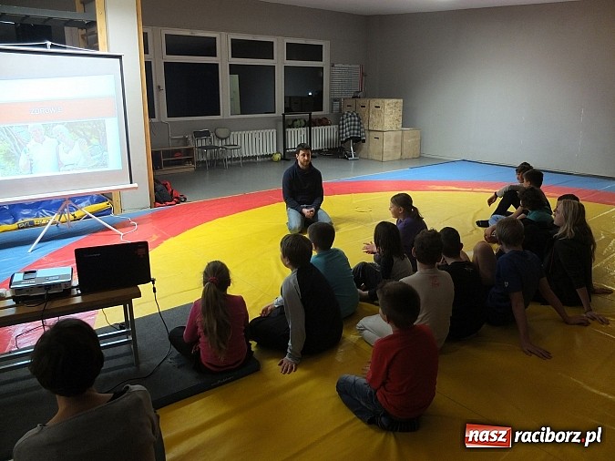 Zdjęcie w galerii na portalu naszraciborz.pl: Łamator, czyli profilaktyka na macie wiadomości z regionu