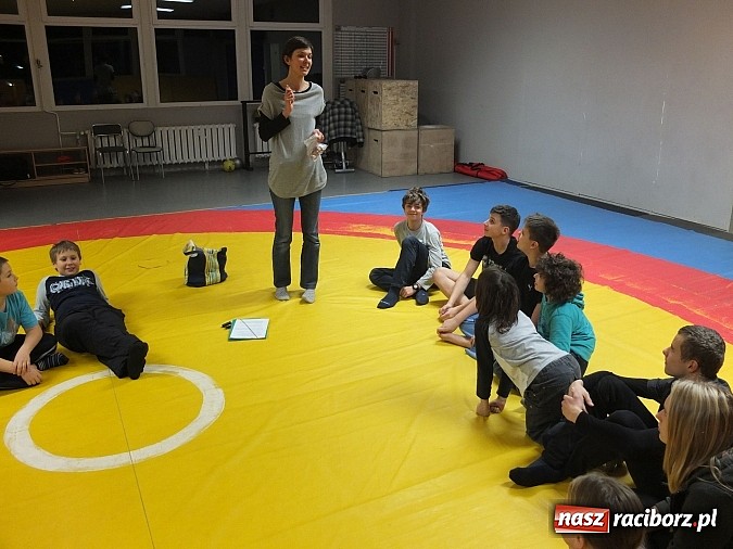 Zdjęcie w galerii na portalu naszraciborz.pl: Łamator, czyli profilaktyka na macie wiadomości z regionu