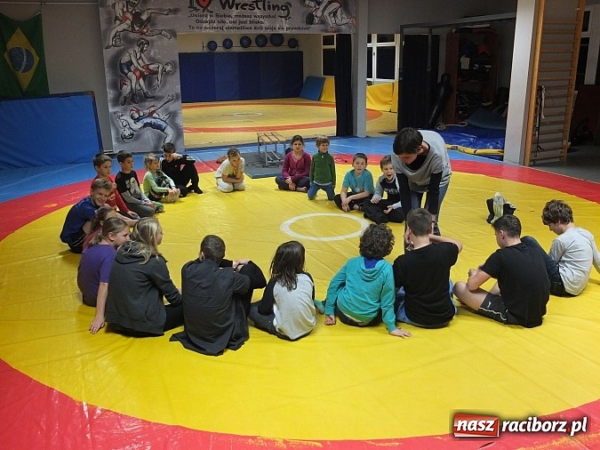 Zdjęcie w galerii na portalu naszraciborz.pl: Łamator, czyli profilaktyka na macie wiadomości z regionu