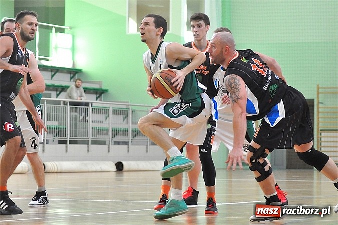 Zdjęcie w galerii na portalu naszraciborz.pl: Koszykówka Świąteczny prezent dla kibiców  wiadomości z regionu