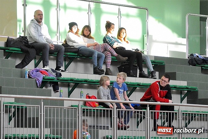 Zdjęcie w galerii na portalu naszraciborz.pl: Koszykówka Świąteczny prezent dla kibiców  wiadomości z regionu