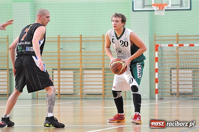 Zdjęcie w galerii na portalu naszraciborz.pl: Koszykówka Świąteczny prezent dla kibiców  wiadomości z regionu