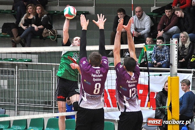 Zdjęcie w galerii na portalu naszraciborz.pl: Zażarta walka w końcówce i porażka AZS-u wiadomości z regionu