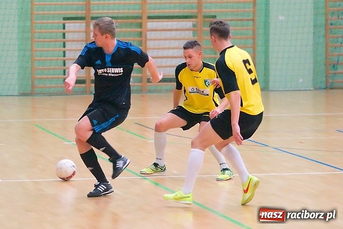 Zdjęcie w galerii na portalu naszraciborz.pl: Płomień zgaszony. Galaktyczni górą nad Cukiernią. Nerwowo w starciu Partnera z Mat-Bruk wiadomości z regionu