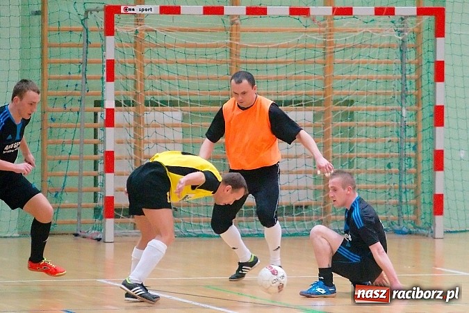 Zdjęcie w galerii na portalu naszraciborz.pl: Płomień zgaszony. Galaktyczni górą nad Cukiernią. Nerwowo w starciu Partnera z Mat-Bruk wiadomości z regionu