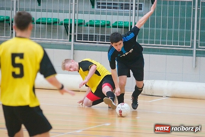 Zdjęcie w galerii na portalu naszraciborz.pl: Płomień zgaszony. Galaktyczni górą nad Cukiernią. Nerwowo w starciu Partnera z Mat-Bruk wiadomości z regionu