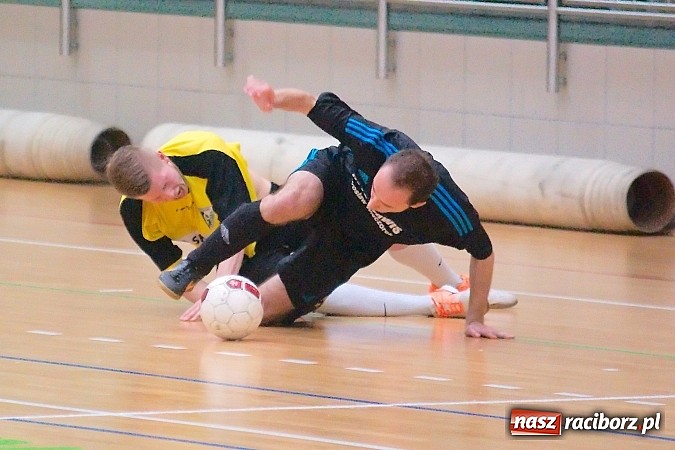 Zdjęcie w galerii na portalu naszraciborz.pl: Płomień zgaszony. Galaktyczni górą nad Cukiernią. Nerwowo w starciu Partnera z Mat-Bruk wiadomości z regionu