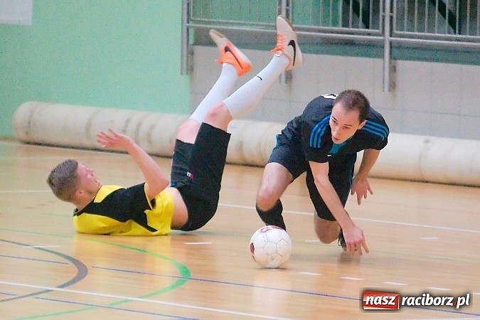 Zdjęcie w galerii na portalu naszraciborz.pl: Płomień zgaszony. Galaktyczni górą nad Cukiernią. Nerwowo w starciu Partnera z Mat-Bruk wiadomości z regionu