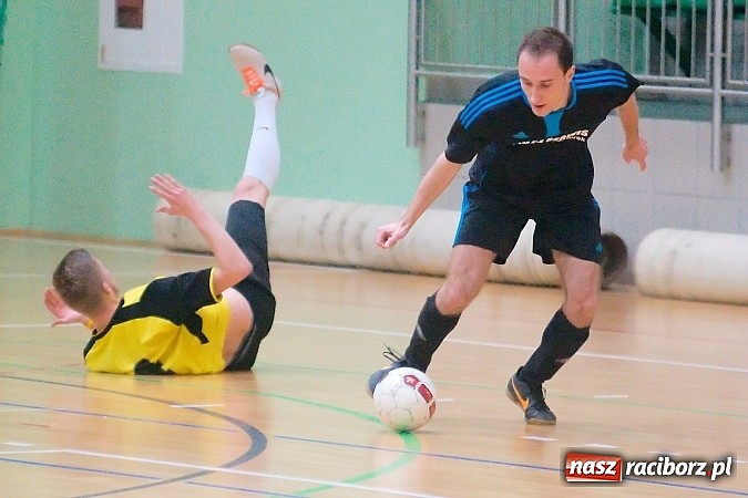 Zdjęcie w galerii na portalu naszraciborz.pl: Płomień zgaszony. Galaktyczni górą nad Cukiernią. Nerwowo w starciu Partnera z Mat-Bruk wiadomości z regionu