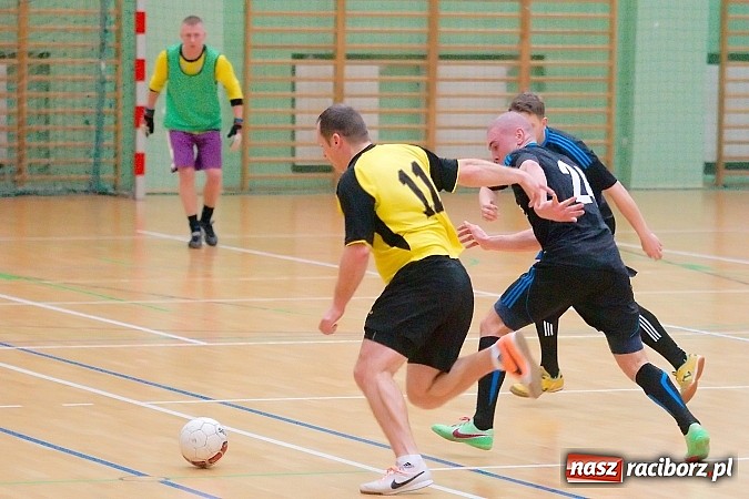 Zdjęcie w galerii na portalu naszraciborz.pl: Płomień zgaszony. Galaktyczni górą nad Cukiernią. Nerwowo w starciu Partnera z Mat-Bruk wiadomości z regionu