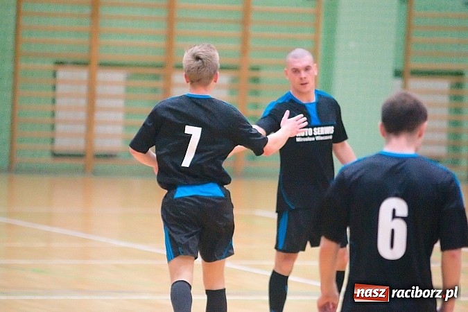 Zdjęcie w galerii na portalu naszraciborz.pl: Płomień zgaszony. Galaktyczni górą nad Cukiernią. Nerwowo w starciu Partnera z Mat-Bruk wiadomości z regionu