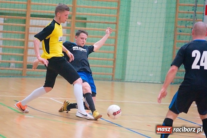 Zdjęcie w galerii na portalu naszraciborz.pl: Płomień zgaszony. Galaktyczni górą nad Cukiernią. Nerwowo w starciu Partnera z Mat-Bruk wiadomości z regionu