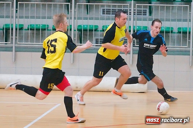 Zdjęcie w galerii na portalu naszraciborz.pl: Płomień zgaszony. Galaktyczni górą nad Cukiernią. Nerwowo w starciu Partnera z Mat-Bruk wiadomości z regionu