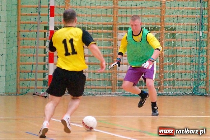 Zdjęcie w galerii na portalu naszraciborz.pl: Płomień zgaszony. Galaktyczni górą nad Cukiernią. Nerwowo w starciu Partnera z Mat-Bruk wiadomości z regionu