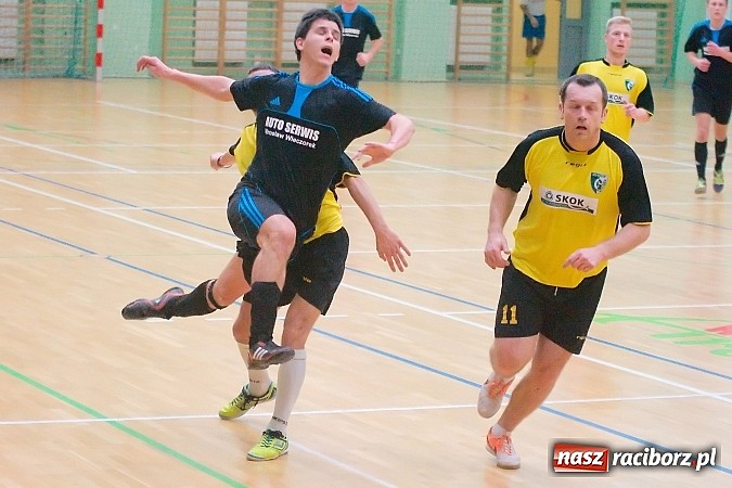 Zdjęcie w galerii na portalu naszraciborz.pl: Płomień zgaszony. Galaktyczni górą nad Cukiernią. Nerwowo w starciu Partnera z Mat-Bruk wiadomości z regionu