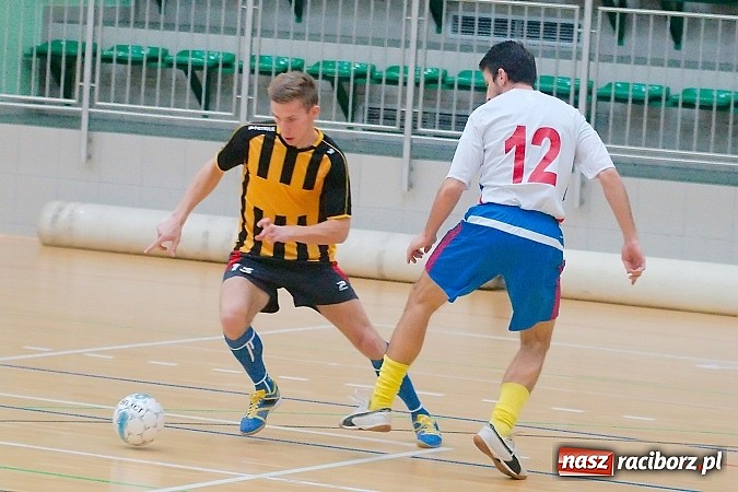 Zdjęcie w galerii na portalu naszraciborz.pl: Płomień zgaszony. Galaktyczni górą nad Cukiernią. Nerwowo w starciu Partnera z Mat-Bruk wiadomości z regionu