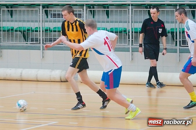 Zdjęcie w galerii na portalu naszraciborz.pl: Płomień zgaszony. Galaktyczni górą nad Cukiernią. Nerwowo w starciu Partnera z Mat-Bruk wiadomości z regionu