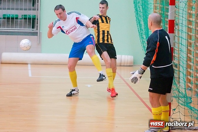 Zdjęcie w galerii na portalu naszraciborz.pl: Płomień zgaszony. Galaktyczni górą nad Cukiernią. Nerwowo w starciu Partnera z Mat-Bruk wiadomości z regionu