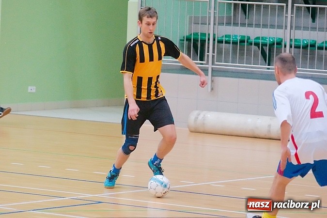 Zdjęcie w galerii na portalu naszraciborz.pl: Płomień zgaszony. Galaktyczni górą nad Cukiernią. Nerwowo w starciu Partnera z Mat-Bruk wiadomości z regionu