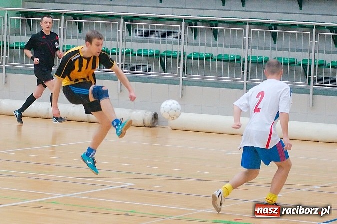 Zdjęcie w galerii na portalu naszraciborz.pl: Płomień zgaszony. Galaktyczni górą nad Cukiernią. Nerwowo w starciu Partnera z Mat-Bruk wiadomości z regionu