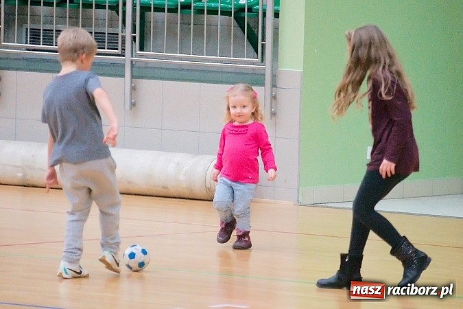Zdjęcie w galerii na portalu naszraciborz.pl: Płomień zgaszony. Galaktyczni górą nad Cukiernią. Nerwowo w starciu Partnera z Mat-Bruk wiadomości z regionu