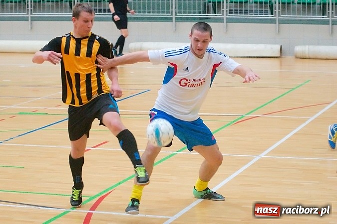 Zdjęcie w galerii na portalu naszraciborz.pl: Płomień zgaszony. Galaktyczni górą nad Cukiernią. Nerwowo w starciu Partnera z Mat-Bruk wiadomości z regionu