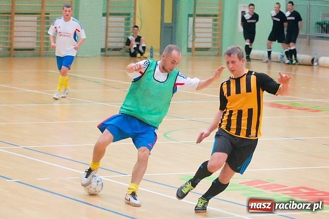 Zdjęcie w galerii na portalu naszraciborz.pl: Płomień zgaszony. Galaktyczni górą nad Cukiernią. Nerwowo w starciu Partnera z Mat-Bruk wiadomości z regionu