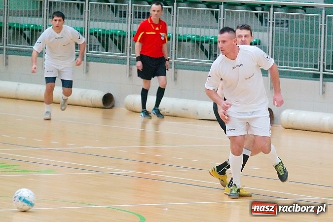 Zdjęcie w galerii na portalu naszraciborz.pl: Płomień zgaszony. Galaktyczni górą nad Cukiernią. Nerwowo w starciu Partnera z Mat-Bruk wiadomości z regionu