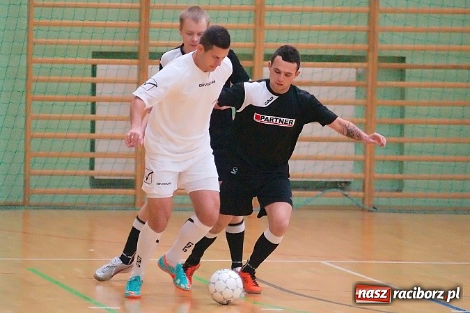 Zdjęcie w galerii na portalu naszraciborz.pl: Płomień zgaszony. Galaktyczni górą nad Cukiernią. Nerwowo w starciu Partnera z Mat-Bruk wiadomości z regionu