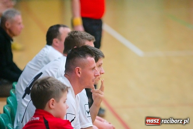 Zdjęcie w galerii na portalu naszraciborz.pl: Płomień zgaszony. Galaktyczni górą nad Cukiernią. Nerwowo w starciu Partnera z Mat-Bruk wiadomości z regionu
