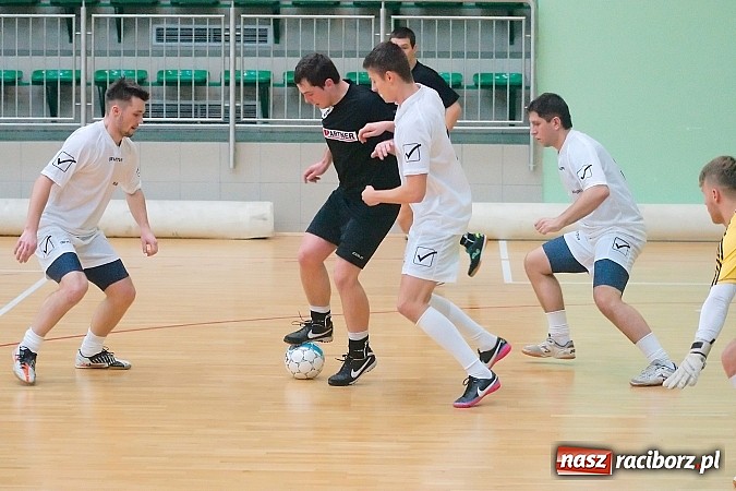 Zdjęcie w galerii na portalu naszraciborz.pl: Płomień zgaszony. Galaktyczni górą nad Cukiernią. Nerwowo w starciu Partnera z Mat-Bruk wiadomości z regionu