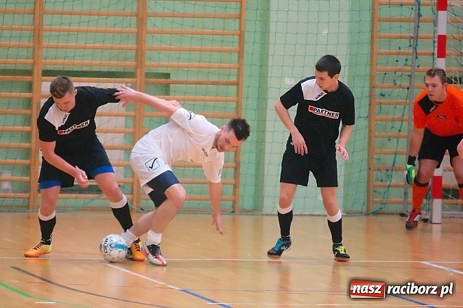 Zdjęcie w galerii na portalu naszraciborz.pl: Płomień zgaszony. Galaktyczni górą nad Cukiernią. Nerwowo w starciu Partnera z Mat-Bruk wiadomości z regionu