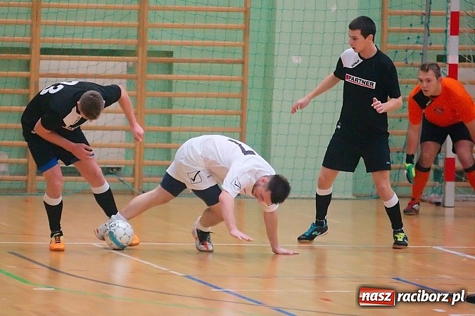 Zdjęcie w galerii na portalu naszraciborz.pl: Płomień zgaszony. Galaktyczni górą nad Cukiernią. Nerwowo w starciu Partnera z Mat-Bruk wiadomości z regionu