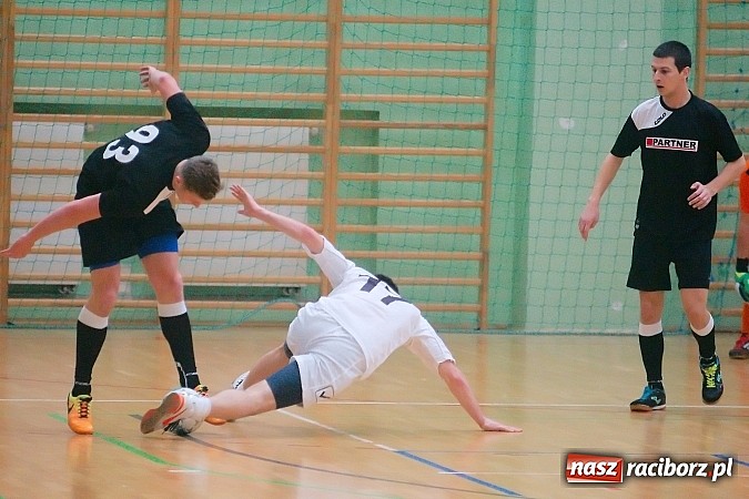 Zdjęcie w galerii na portalu naszraciborz.pl: Płomień zgaszony. Galaktyczni górą nad Cukiernią. Nerwowo w starciu Partnera z Mat-Bruk wiadomości z regionu