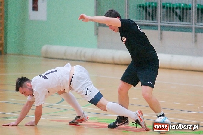 Zdjęcie w galerii na portalu naszraciborz.pl: Płomień zgaszony. Galaktyczni górą nad Cukiernią. Nerwowo w starciu Partnera z Mat-Bruk wiadomości z regionu