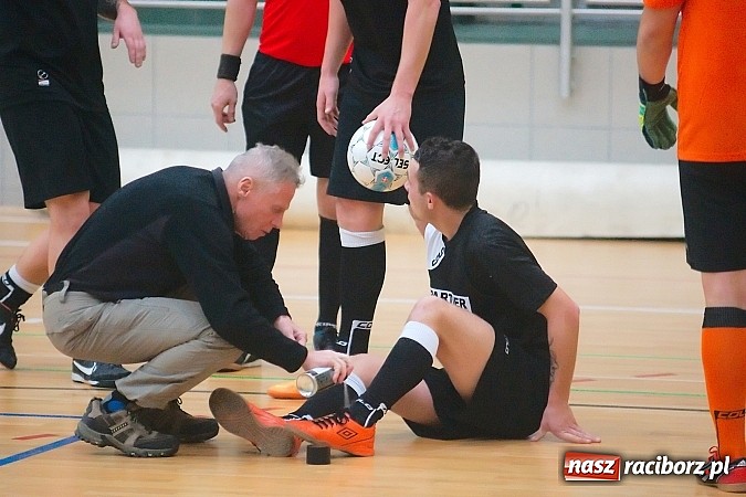 Zdjęcie w galerii na portalu naszraciborz.pl: Płomień zgaszony. Galaktyczni górą nad Cukiernią. Nerwowo w starciu Partnera z Mat-Bruk wiadomości z regionu