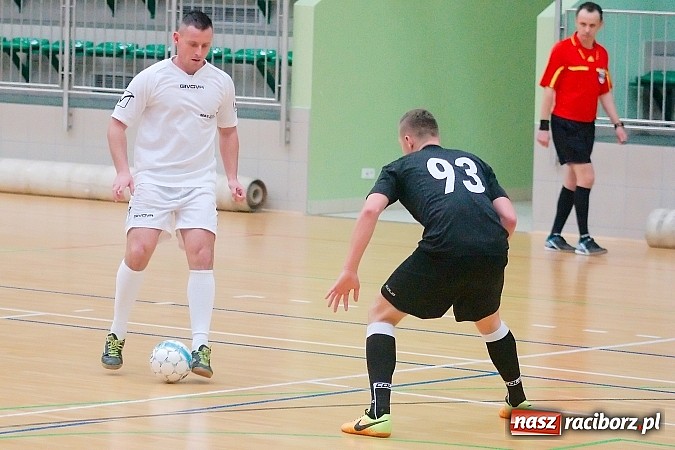 Zdjęcie w galerii na portalu naszraciborz.pl: Płomień zgaszony. Galaktyczni górą nad Cukiernią. Nerwowo w starciu Partnera z Mat-Bruk wiadomości z regionu