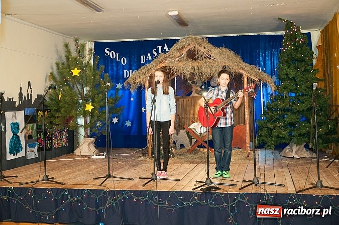 Zdjęcie w galerii na portalu naszraciborz.pl: 19 grudnia do uczni&oacute;w SP 18 przybyli niezwykli goście. I nie był to święty Mikołaj... wiadomości z regionu