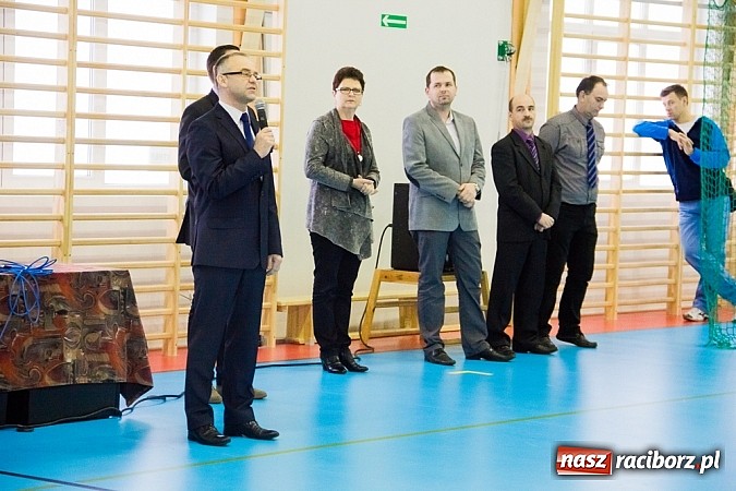 Zdjęcie w galerii na portalu naszraciborz.pl: IX Turniej Piłki Siatkowej Młodziczek o Puchar Starosty Raciborskiego wiadomości z regionu