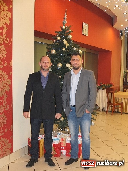 Zdjęcie w galerii na portalu naszraciborz.pl: Sportowa wigilia u Łamatorów wiadomości z regionu